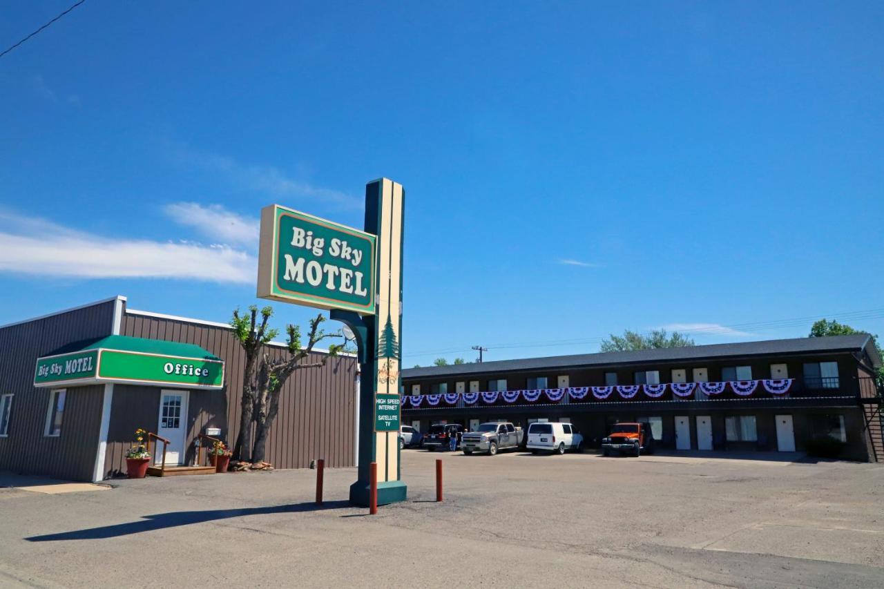 Big Sky Motel Roundup Buitenkant foto